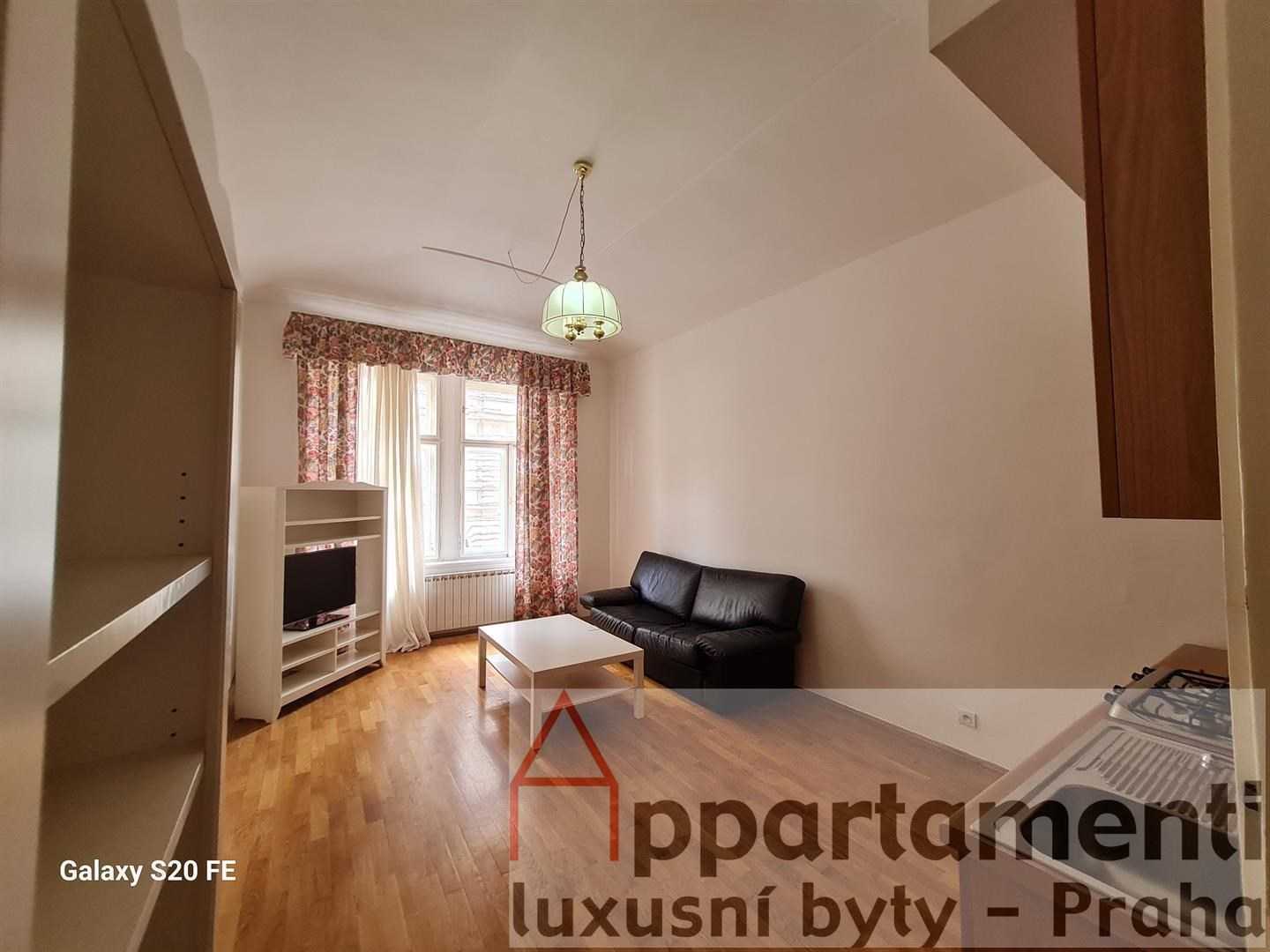 Pronájem bytu 2+KK Praha, Platnéřská č. 1